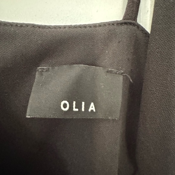 Elegant Black Dress - Picture 2 of 2